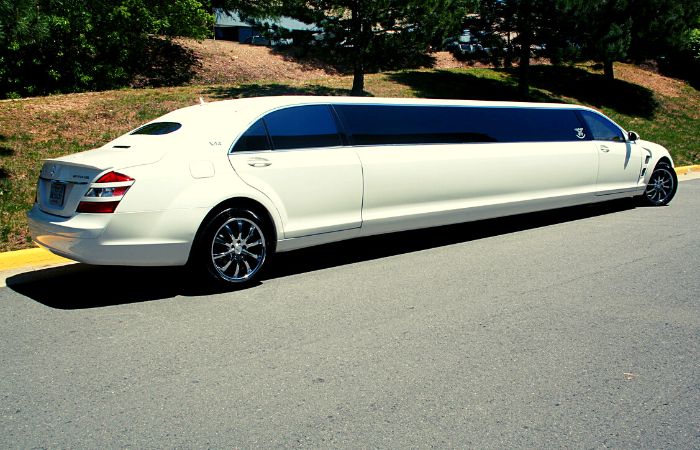 Limousine Ride Offers Convenience and Comfort