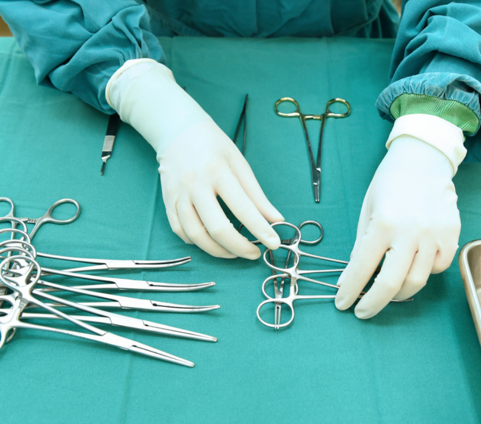 Surgical Technologist vs. Surgical First Assistant: Dissecting the Differences