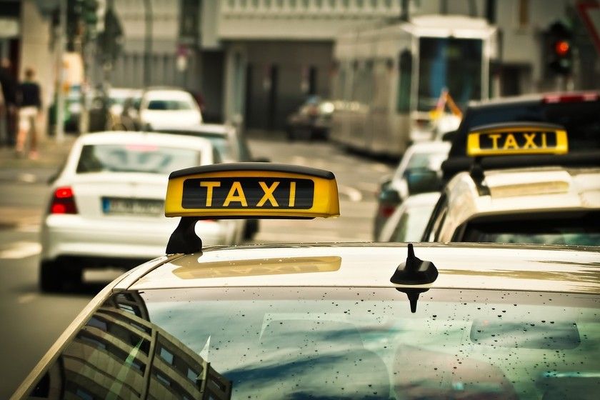 maximizing-your-time-and-money-with-manchester-airport-taxis
