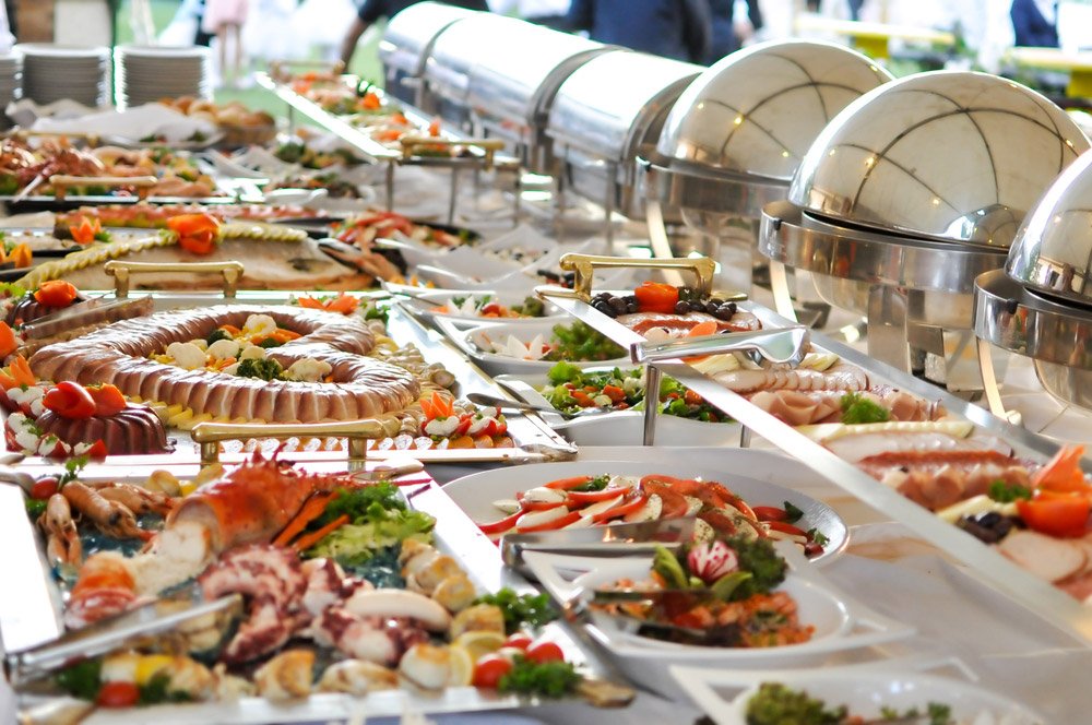 How much should catering cost? Is catering cheaper than cooking?